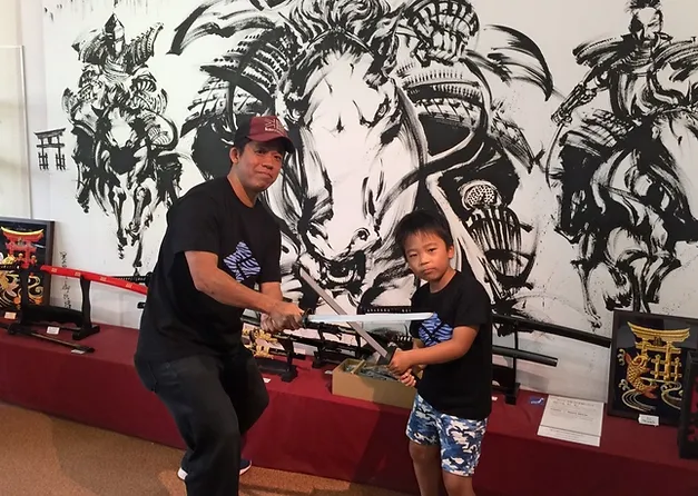 お揃いの武田勝頼Tシャツでポーズ！